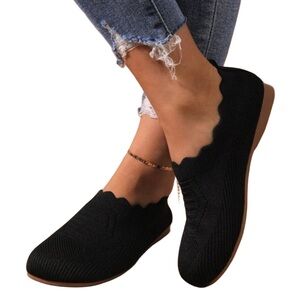 Black Scalloped Knit Women's Shoes NEW WITHOUT TAGS. NEVER WORN